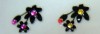 Decore las uñas de manos y pies con flores negras